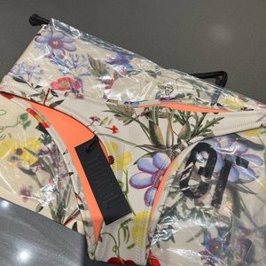 Brand new triangl floral print bikini bottoms size medium